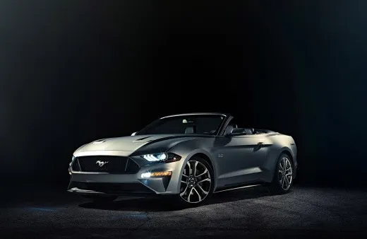 Ford Mustang Cabrio, si aggiorna anche la "scoperta"