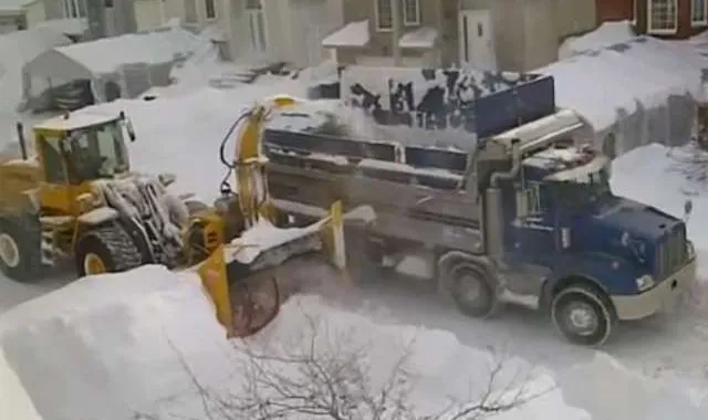 Video curiosi: ecco come si sgombrano le strade dalla neve in Canada