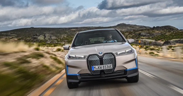 BMW, nuova piattaforma per le elettriche nel 2025