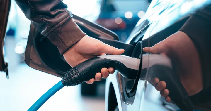 La California sfida Trump: pronta a nuovi incentivi per le auto elettriche
