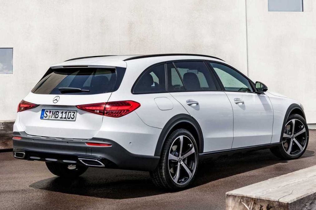 Anteprima: “Nessuno compra più le station wagon”: Mercedes lancia l’allarme