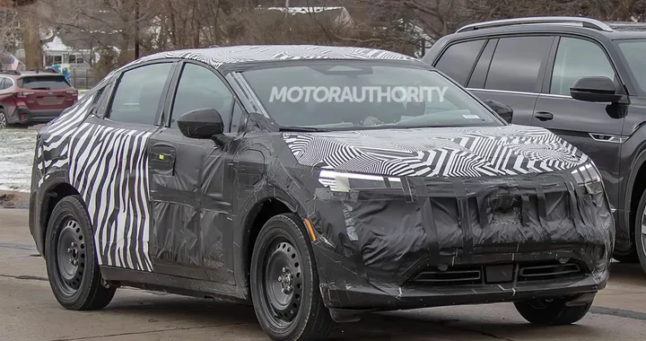 Nissan Leaf, l'erede dell'elettrica è quasi pronta. Nuove foto spia