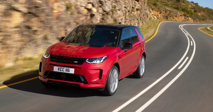 Land Rover Discovery Sport, ecco il restyling: arrivano i motori ibridi e non solo