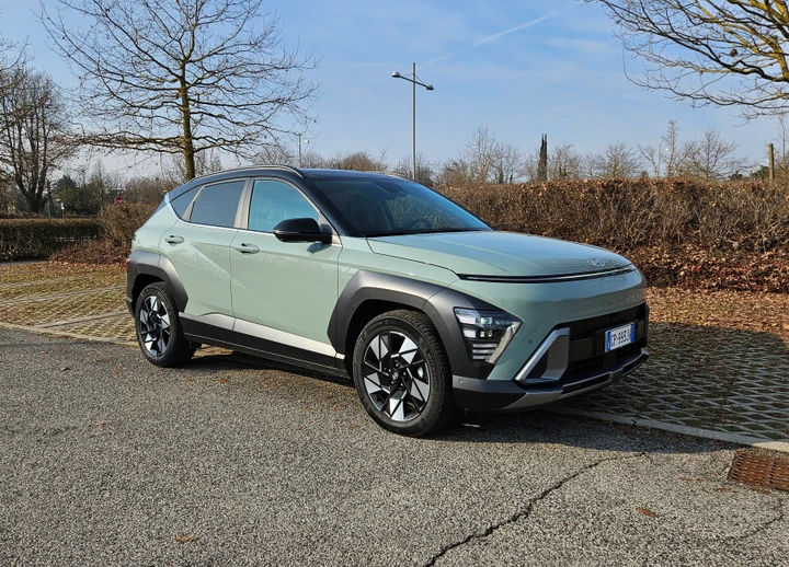 Nuova Hyundai Kona Hybrid, come va su strada e i consumi dell'ibrida