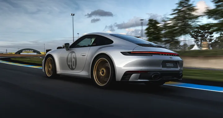 Porsche 911 GTS, una versione speciale celebra i 100 anni della 24 Ore di Le Mans