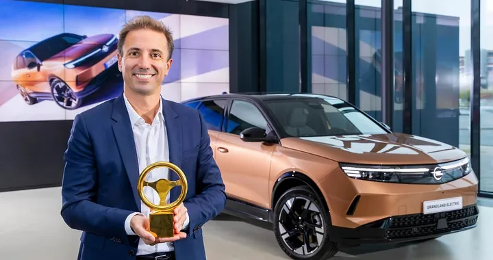 La nuova Opel Grandland conquista il premio Volante d'oro 2024