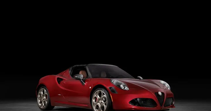 Alfa Romeo 4C Spider 33 Stradale Tributo: serie speciale in 33 esemplari