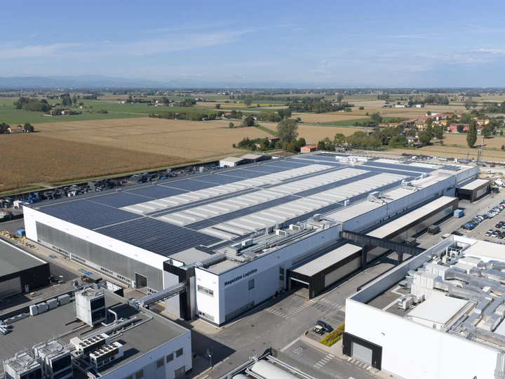 Lamborghini amplia il proprio impianto fotovoltaico e rafforza la sua strategia green