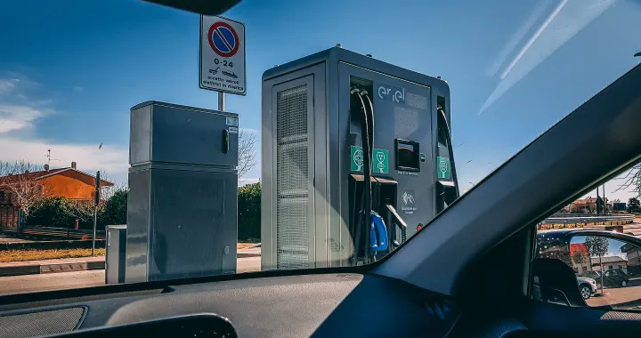 Hyundai e Enel X: prezzi wallbox e offerta ricarica auto elettriche con JuicePass