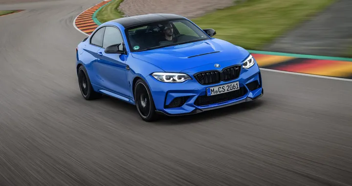 BMW M2, la nuova generazione si mostra ancora su strada
