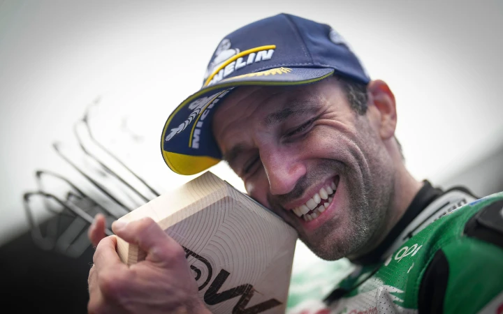 MotoGP, GP di Francia 2025: trionfa Zarco in una corsa folle tra pioggia e cadute