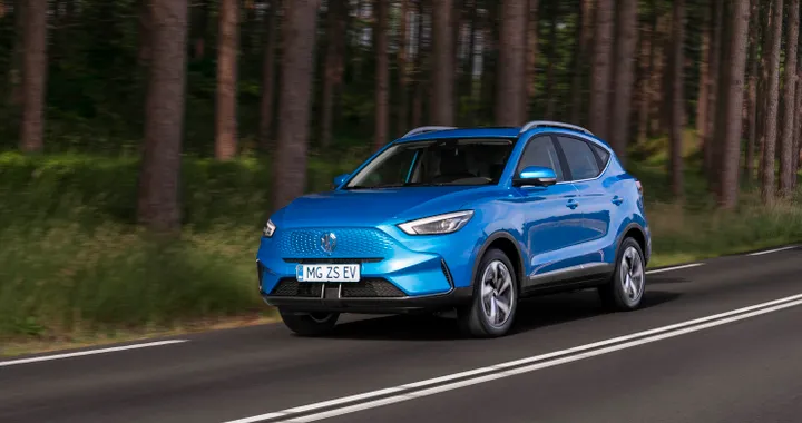 MG ZS EV, con il restyling più autonomia. Nuovi dettagli su Marvel R e MG5 Electric