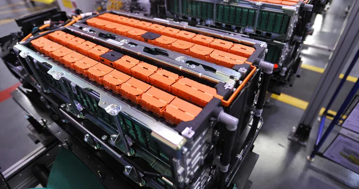 La Cina domina il mercato delle batterie per le auto elettriche. L'Europa in forte ritardo