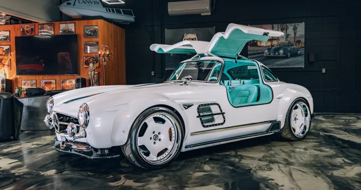 S-Klub LA: sembra una Mercedes 300SL ma è una Tesla Model 3