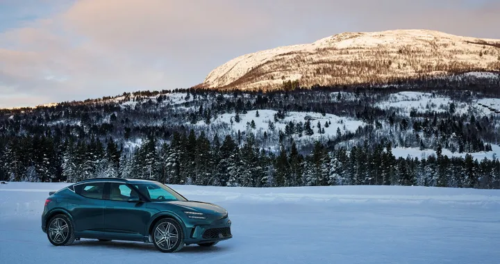 Genesis GV60 2025: il debutto in Corea con un nuovo design e autonomia fino a 481 km