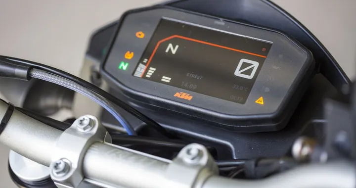 KTM 690 Duke 2016 - foto