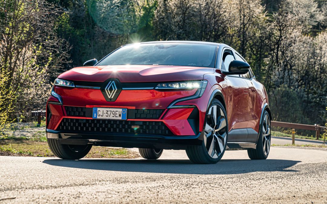 Renault Megane restyling, nel 2026 anche con batterie LFP per ridurre i costi