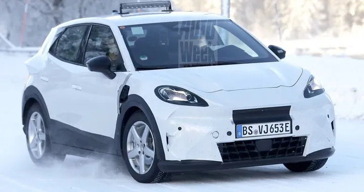 Cupra Raval, la piccola elettrica spagnola sta arrivando. Nuovi test invernali