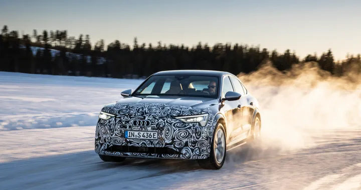 Audi e-tron S Sportback, il restyling si fa vedere durante i test invernali