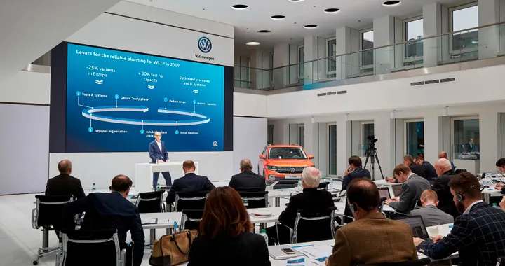 Volkswagen si prepara al futuro: 11 miliardi per mobilità elettrica e digitalizzazione
