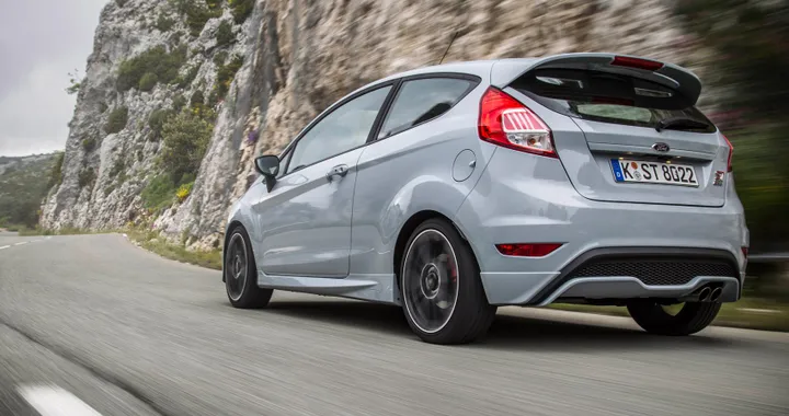 Ford Fiesta ST200, la più veloce di tutte | HDtest