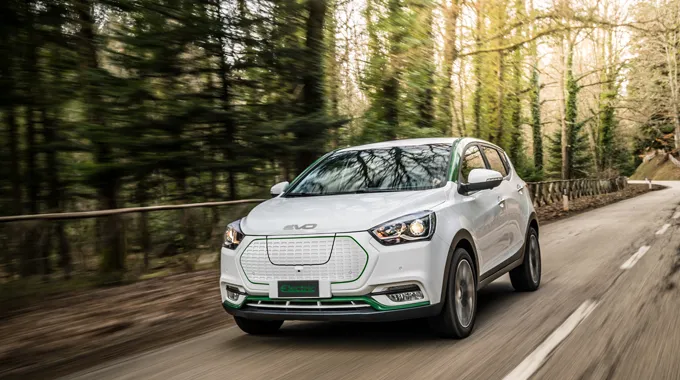 DR Group presenta EVO Electric, un SUV compatto elettrico economico