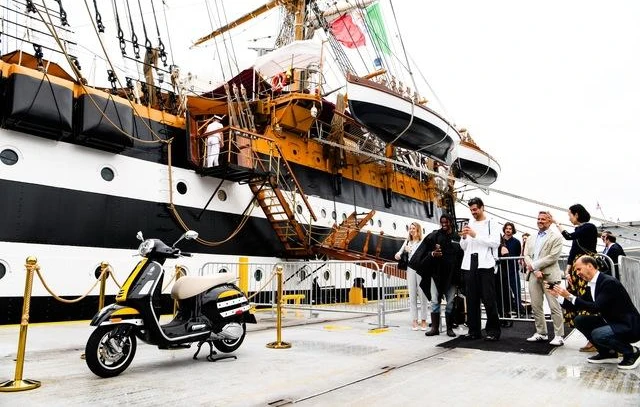 Vespa e Amerigo Vespucci: svelato il modello unico a New York