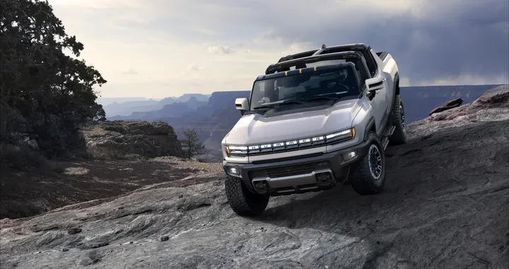Hummer elettrico, ecco il &quot;teardown&quot; della batteria. Troppo pesante e complessa