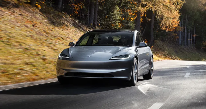 Tesla Model 3 RWD a 24.990 euro con incentivi auto 2025 e Tesla Bonus. Come funziona