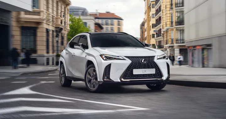 Lexus UX Hybrid, le novità del Model Year 2023. Prezzi da 41.500 euro