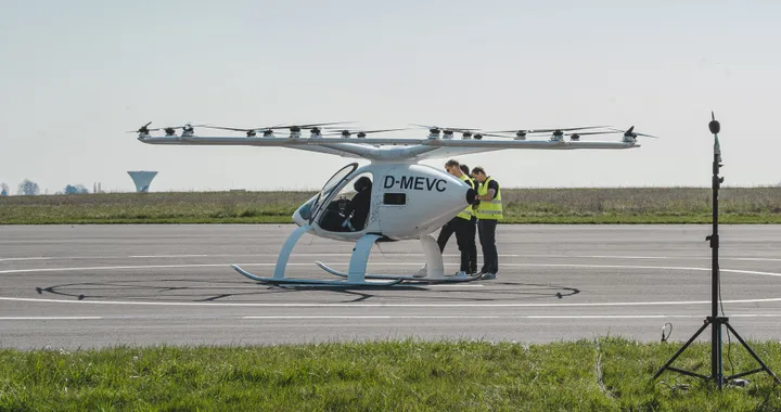 Volocopter effettua il primo volo con equipaggio a bordo in Francia