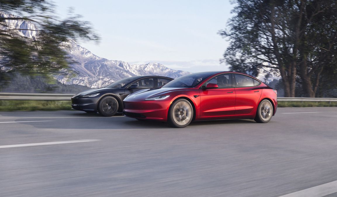 Gli automobilisti francesi fanno causa a Tesla. Che sta succedendo?