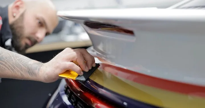 Porsche 911, una produzione artigianale per le versione speciali