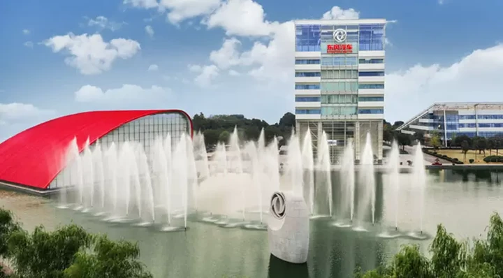 Stellantis rafforza l’alleanza con Dongfeng: nuova joint venture da un miliardo di euro