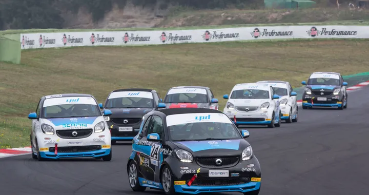smart EQ fortwo e-cup: al via la seconda stagione del Trofeo per citycar elettriche