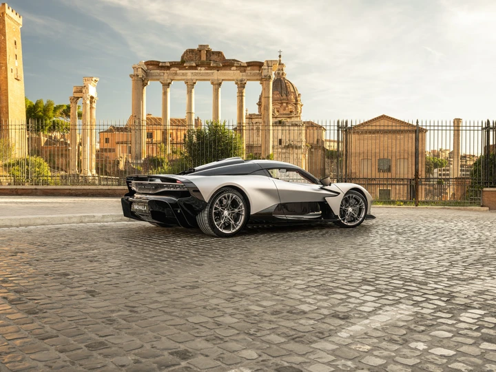 Dopo Milano, Bologna e Verona, Aston Martin apre una nuova sede a Roma