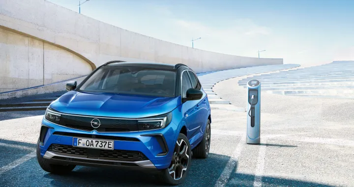 Opel Grandland, ecco come funziona la sua tecnologia PHEV