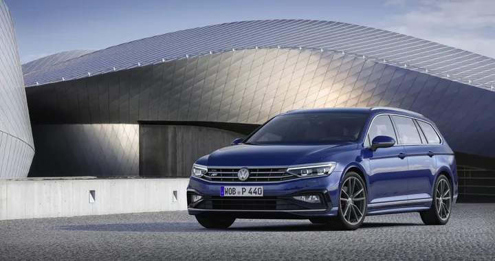 Nuova Volkswagen Passat 2019: con il restyling guida quasi da sola
