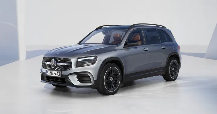 Mercedes GLB, debutta il restyling del SUV