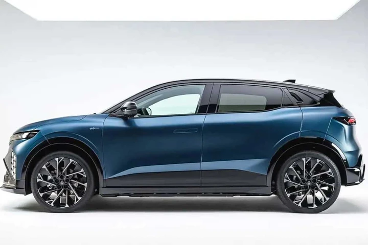 La Megane E-Tech Electric si aggiorna: allestimenti e prezzi