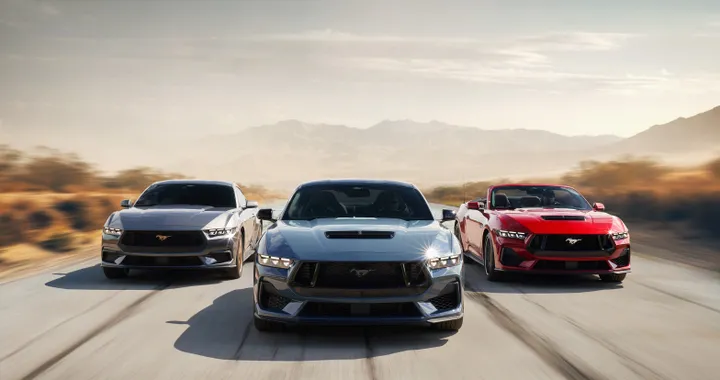 Nuova Ford Mustang, oltre 500 CV per il V8 della Dark Horse