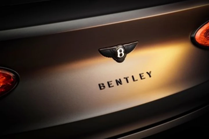 Bentley Bentayga si evolve, il render svela le sue forme