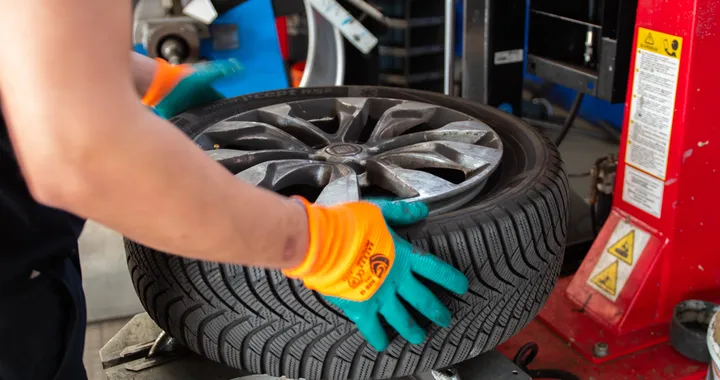 Cambio gomme 2025: dal 15 maggio scattano le multe