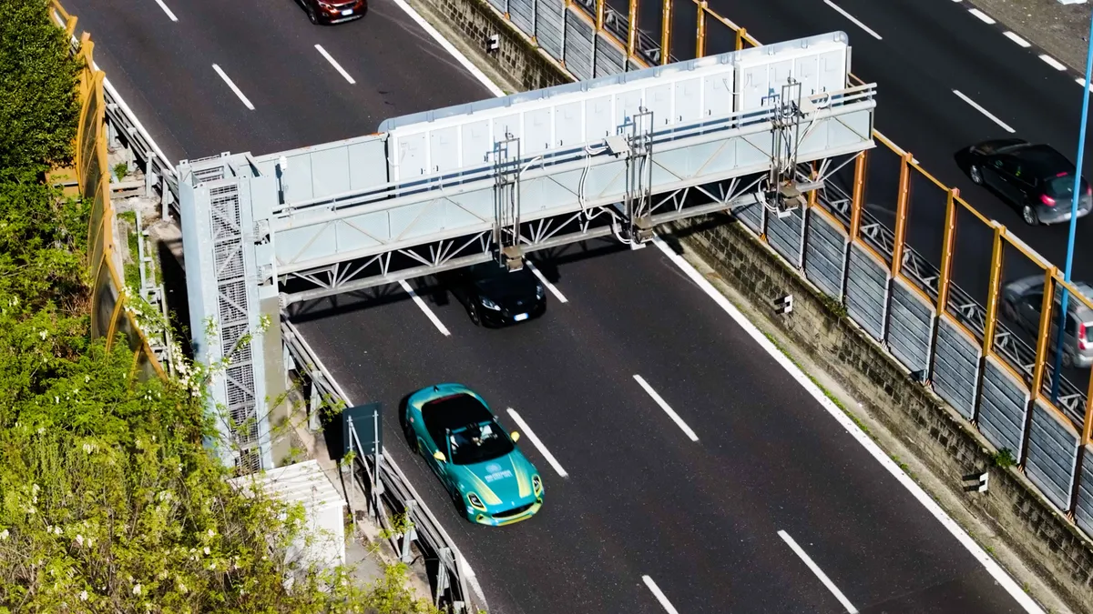 Dynamic Speed Limit, l'intelligenza artificiale rivoluziona i viaggi in autostrada