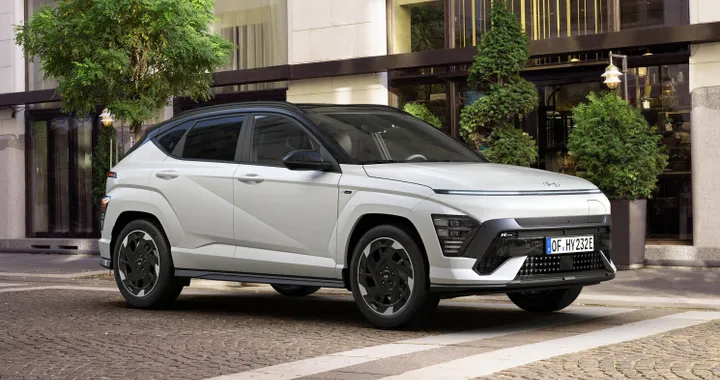 Hyundai Kona Electric, anche la versione da 64,8 kWh accede agli incentivi