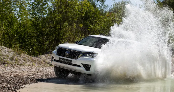 Toyota Land Cruiser: allestimenti e prezzi del Model Year 2021
