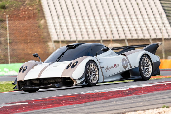 Pagani: vent’anni di Hypercar per la prima volta insieme alla Monterey Car Week 2025