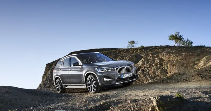 BMW iX1, la nuova elettrica si fa vedere su strada: dovrebbe arrivare nel 2022