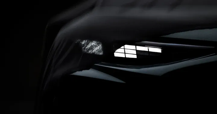 Nuova Audi Q3 2025, ci siamo: il SUV debutterà il 16 giugno. Prime immagini ufficiali