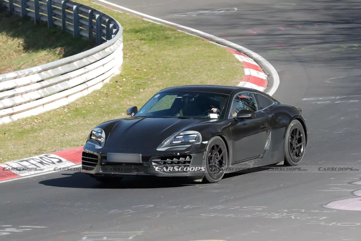 Porsche Cayman si prepara alla rivoluzione. Al Nürburgring la sportiva elettrica